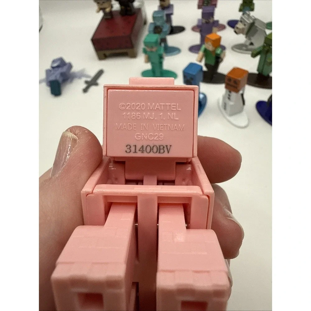 Lot Of 18‎ Minecraft Nano Metal Die Cast Figures Diecast. 5-Plastic Figures